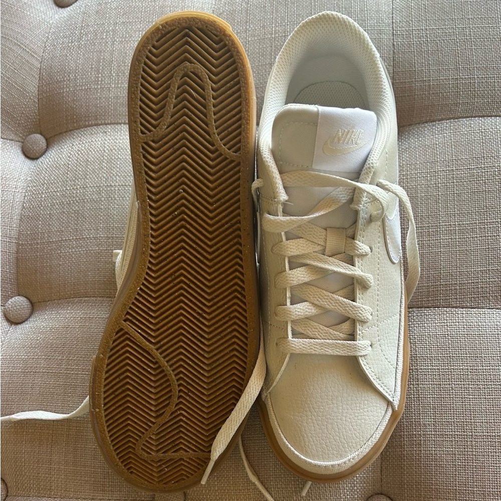 Women’s Nike Court Legacy sneaker